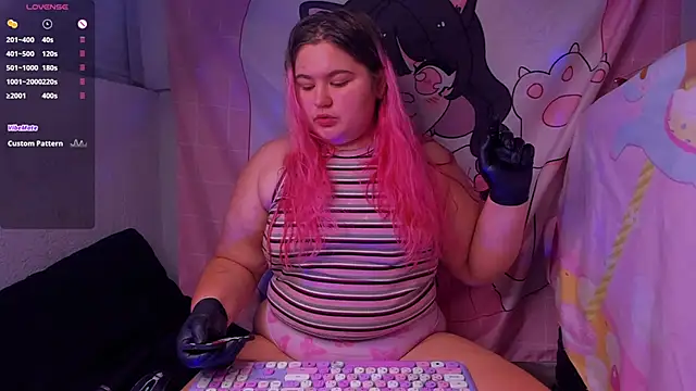 Freakcute  online show from 7, 12, 2024