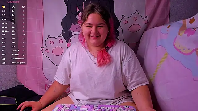 Freakcute  online show from 9, 12, 2024