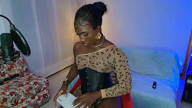 Snapshot of IsseyMz chatting on 14, 9, 2025 IsseyMz online show from 14, 9, 2025
