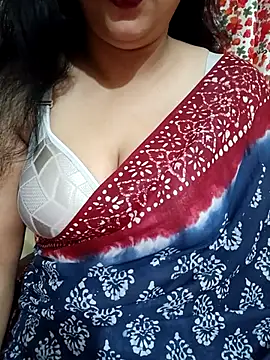 Snapshot of Priya_Boudi chatting on 28, 4, 2026 Priya Boudi online show from 28, 4, 2026