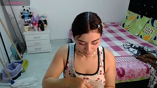 Snapshot of soniafuckboobs chatting on 3, 6, 2026 soniafuckboobs online show from 3, 6, 2026