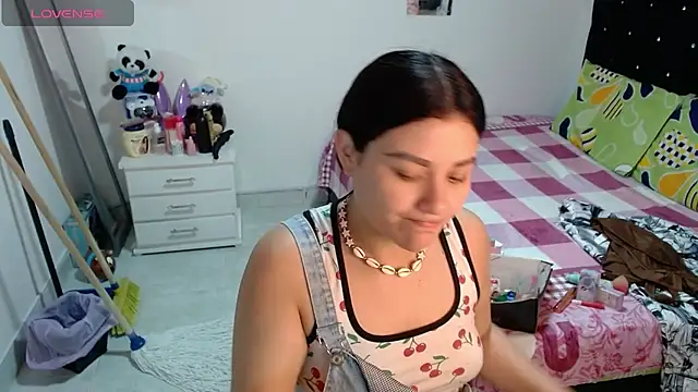 Snapshot of soniafuckboobs chatting on 3, 6, 2026 soniafuckboobs online show from 3, 6, 2026