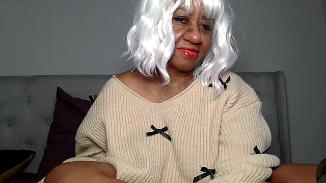 BreanaDivine online show from 4, 1, 2025