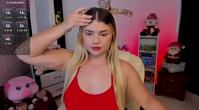Snapshot of chloejones__ chatting on 5, 12, 2024 chloejones online show from 5, 12, 2024