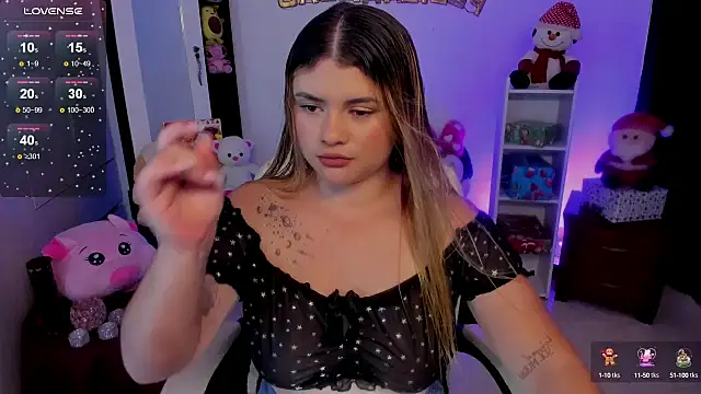 Snapshot of chloejones__ chatting on 4, 12, 2024 chloejones online show from 4, 12, 2024