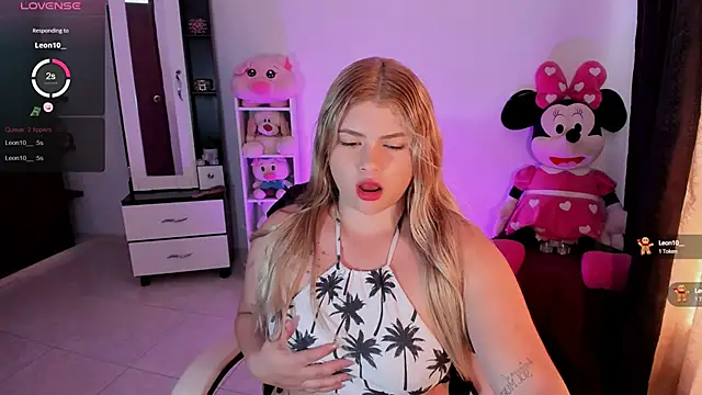 Snapshot of chloejones__ chatting on 25, 2, 2025 chloejones online show from 25, 2, 2025