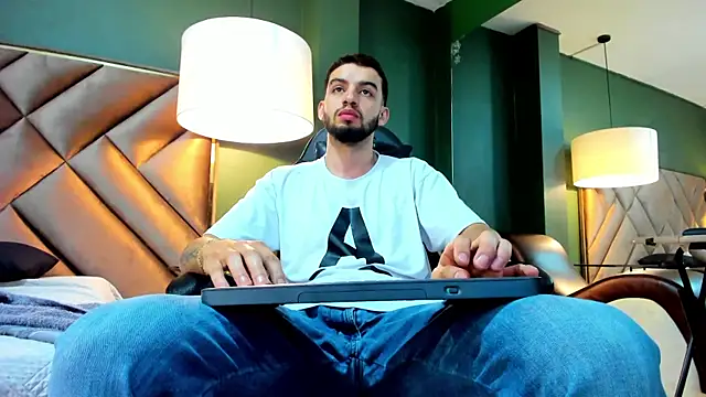 Michael magno online show from 16, 10, 2025