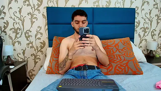 Michael magno online show from 2, 11, 2025