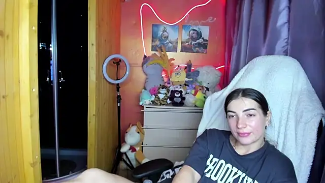 Snapshot of Fiery_Brunette_ chatting on 18, 6, 2026 Fiery Brunette online show from 18, 6, 2026