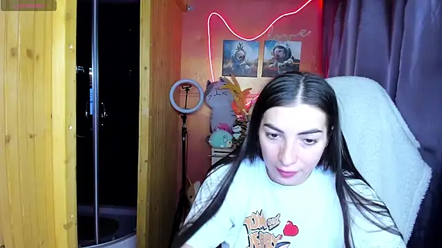 Fiery Brunette  online show from 22, 5, 2026