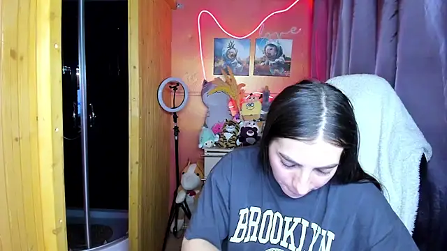 Fiery Brunette  online show from 26, 3, 2026