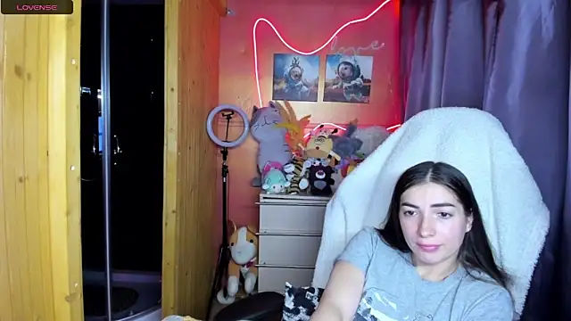 Fiery Brunette  online show from 26, 5, 2026