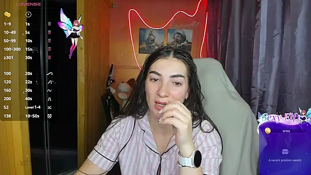 Fiery Brunette  online show from 17, 2, 2025