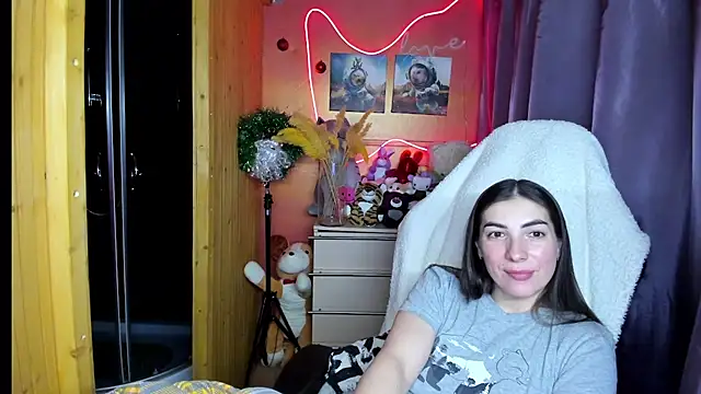 Fiery Brunette  online show from 12, 1, 2026