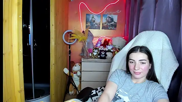 Fiery Brunette  online show from 14, 1, 2026