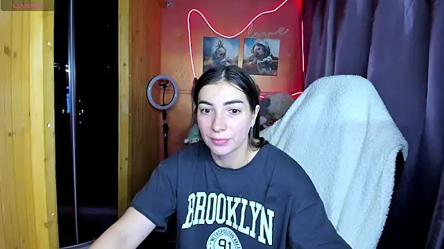 Fiery Brunette  online show from 11, 3, 2026