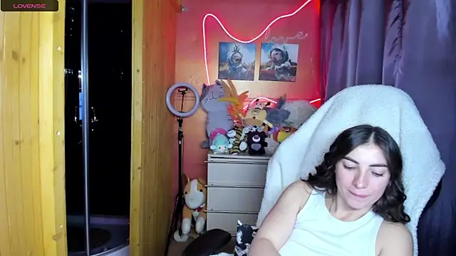 Fiery Brunette  online show from 24, 5, 2026