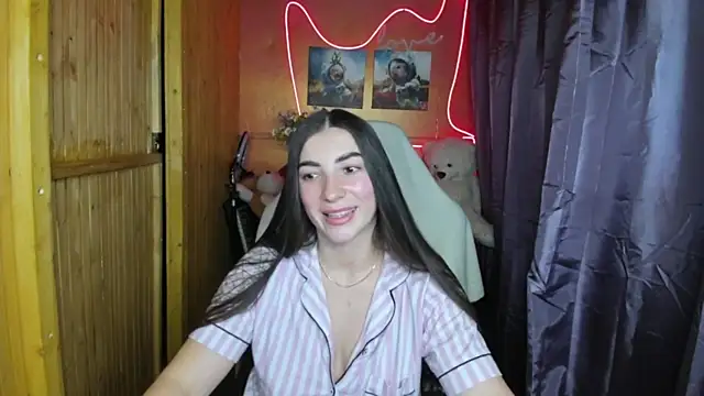 Fiery Brunette  online show from 9, 2, 2025
