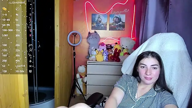 Fiery Brunette  online show from 13, 10, 2025