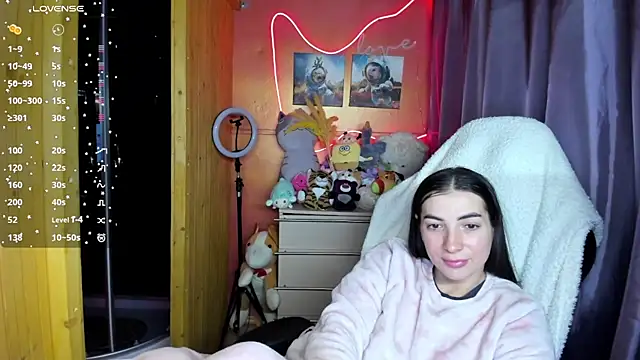 Fiery Brunette  online show from 13, 3, 2026