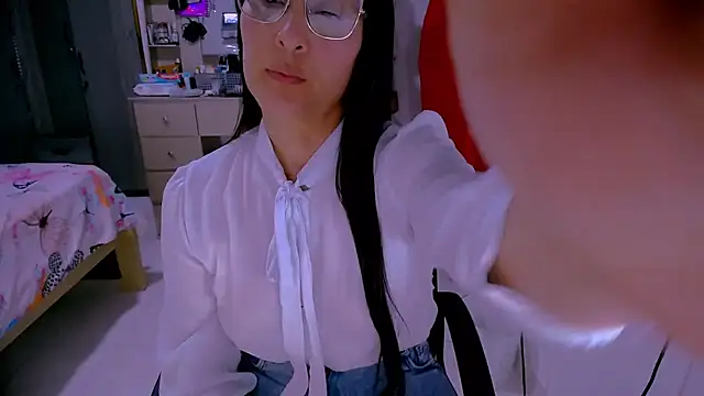 BitterMomXxx online show from 24, 7, 2026