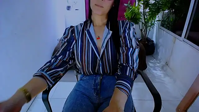 Snapshot of BitterMomXxx chatting on 26, 9, 2025 BitterMomXxx online show from 26, 9, 2025