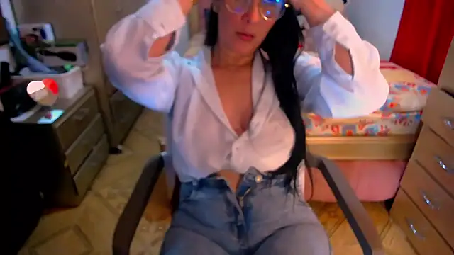 Snapshot of BitterMomXxx chatting on 7, 2, 2025 BitterMomXxx online show from 7, 2, 2025