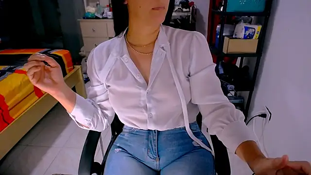 Snapshot of BitterMomXxx chatting on 28, 5, 2026 BitterMomXxx online show from 28, 5, 2026