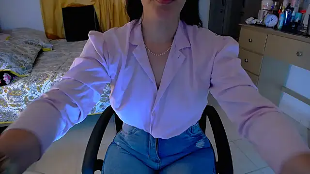 BitterMomXxx online show from 15, 4, 2026