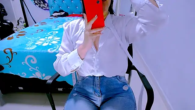 BitterMomXxx online show from 10, 3, 2026