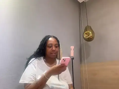 Snapshot of ChocolateCakeQueen chatting on 18, 7, 2026 ChocolateCakeQueen online show from 18, 7, 2026
