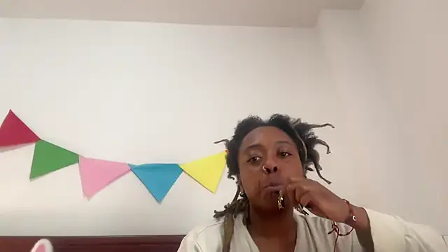 Snapshot of ChocolateCakeQueen chatting on 9, 11, 2025 ChocolateCakeQueen online show from 9, 11, 2025