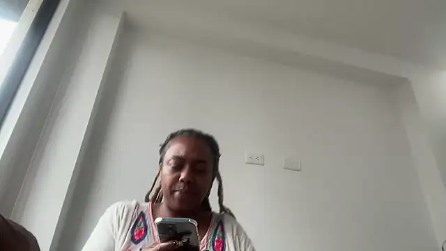 Snapshot of ChocolateCakeQueen chatting on 14, 11, 2025 ChocolateCakeQueen online show from 14, 11, 2025