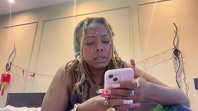 Snapshot of ChocolateCakeQueen chatting on 26, 2, 2025 ChocolateCakeQueen online show from 26, 2, 2025