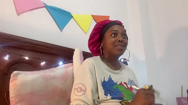 Snapshot of ChocolateCakeQueen chatting on 11, 11, 2025 ChocolateCakeQueen online show from 11, 11, 2025