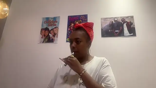 Snapshot of ChocolateCakeQueen chatting on 15, 6, 2026 ChocolateCakeQueen online show from 15, 6, 2026