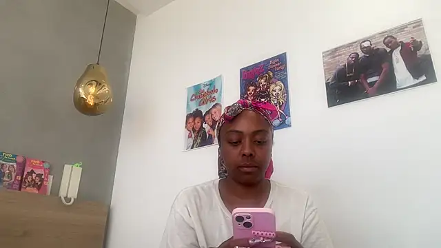 Snapshot of ChocolateCakeQueen chatting on 29, 5, 2026 ChocolateCakeQueen online show from 29, 5, 2026