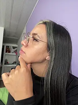 hannahb-e online show from 2, 3, 2025