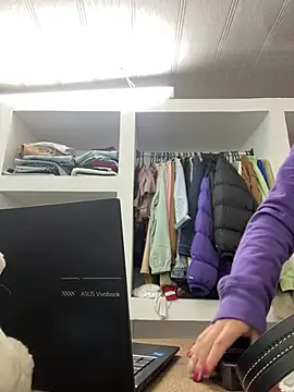 hannahb-e online show from 4, 6, 2026