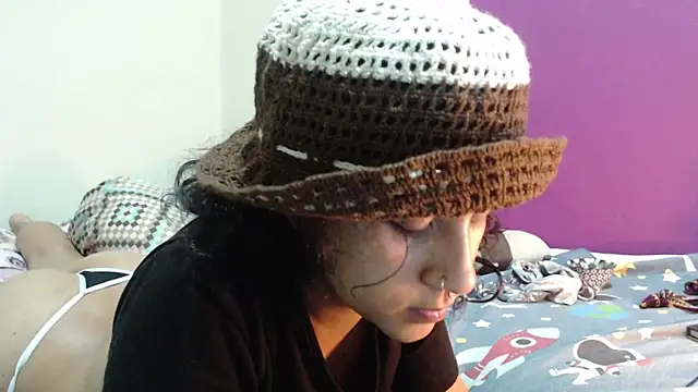 Snapshot of AlinaWoolf_ chatting on 14, 5, 2026 AlinaWoolf online show from 14, 5, 2026
