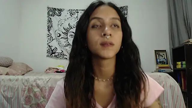 AlinaWoolf  online show from 4, 12, 2024