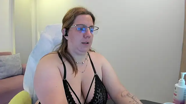 katie joness  online show from 12, 9, 2025