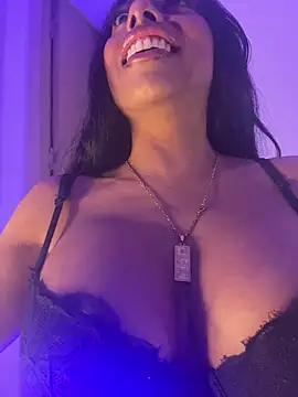 Snapshot of canela_10 chatting on 25, 10, 2025 canela 10 online show from 25, 10, 2025