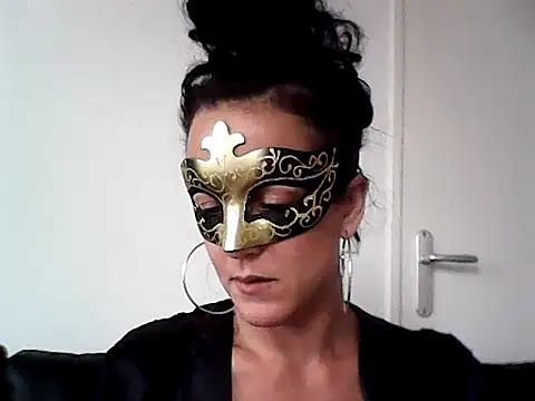 Masquegirlmysterious online show from 3, 10, 2025