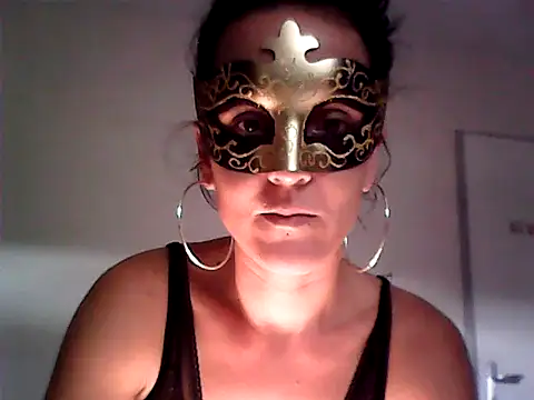Masquegirlmysterious online show from 1, 10, 2025