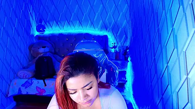 NicolleTaylor online show from 21, 11, 2025