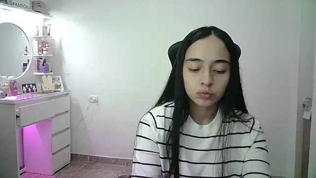 Snapshot of aineangeel chatting on 10, 4, 2026 aineangeel online show from 10, 4, 2026