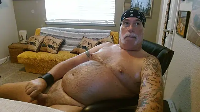 Snapshot of musclebearnips chatting on 12, 6, 2026 musclebearnips online show from 12, 6, 2026