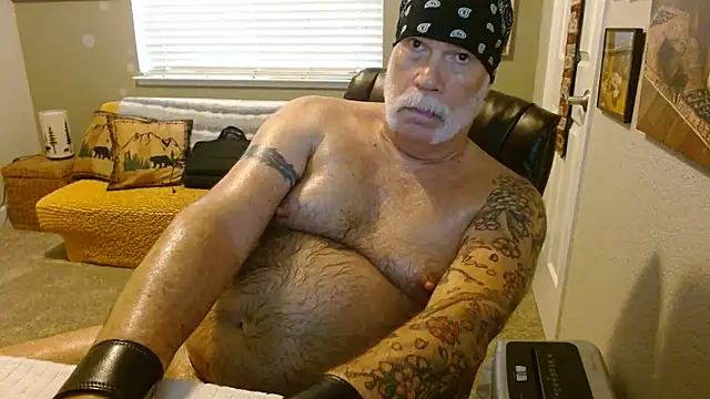 Snapshot of musclebearnips chatting on 28, 5, 2026 musclebearnips online show from 28, 5, 2026