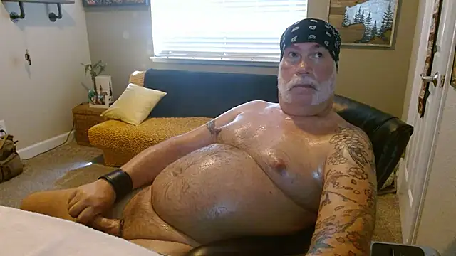 Snapshot of musclebearnips chatting on 15, 7, 2026 musclebearnips online show from 15, 7, 2026